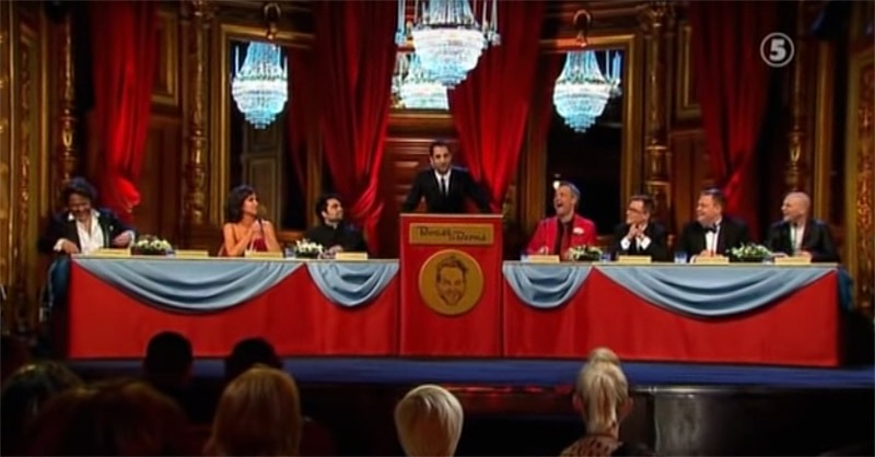 Komikern Martin Soneby medverkade i bland annat Parlamentet på TV4. Stillbild: TV4